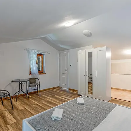 Eden House Vikendica *