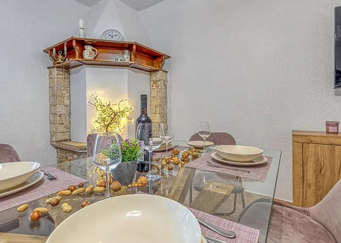 別荘 Eden House カンファナル