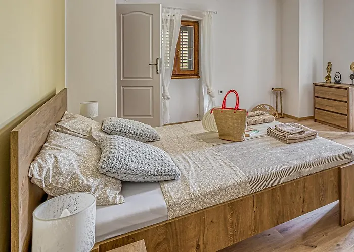 Eden House * カンファナル